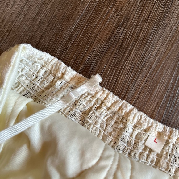 NWOT- Lace Maxi Dress with Pom Pom Details - Picture 8 of 9